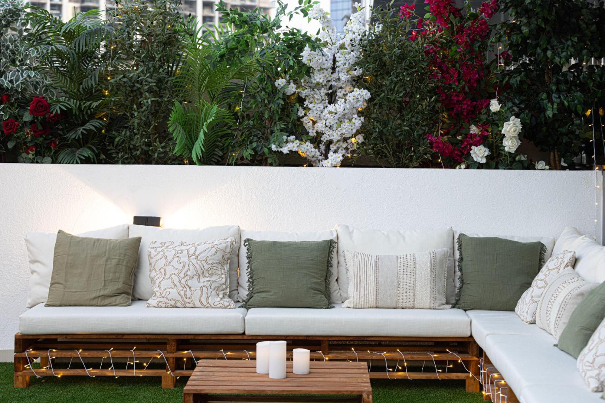 Next'House - Downtown Views Host Ostello Dubai Esterno foto