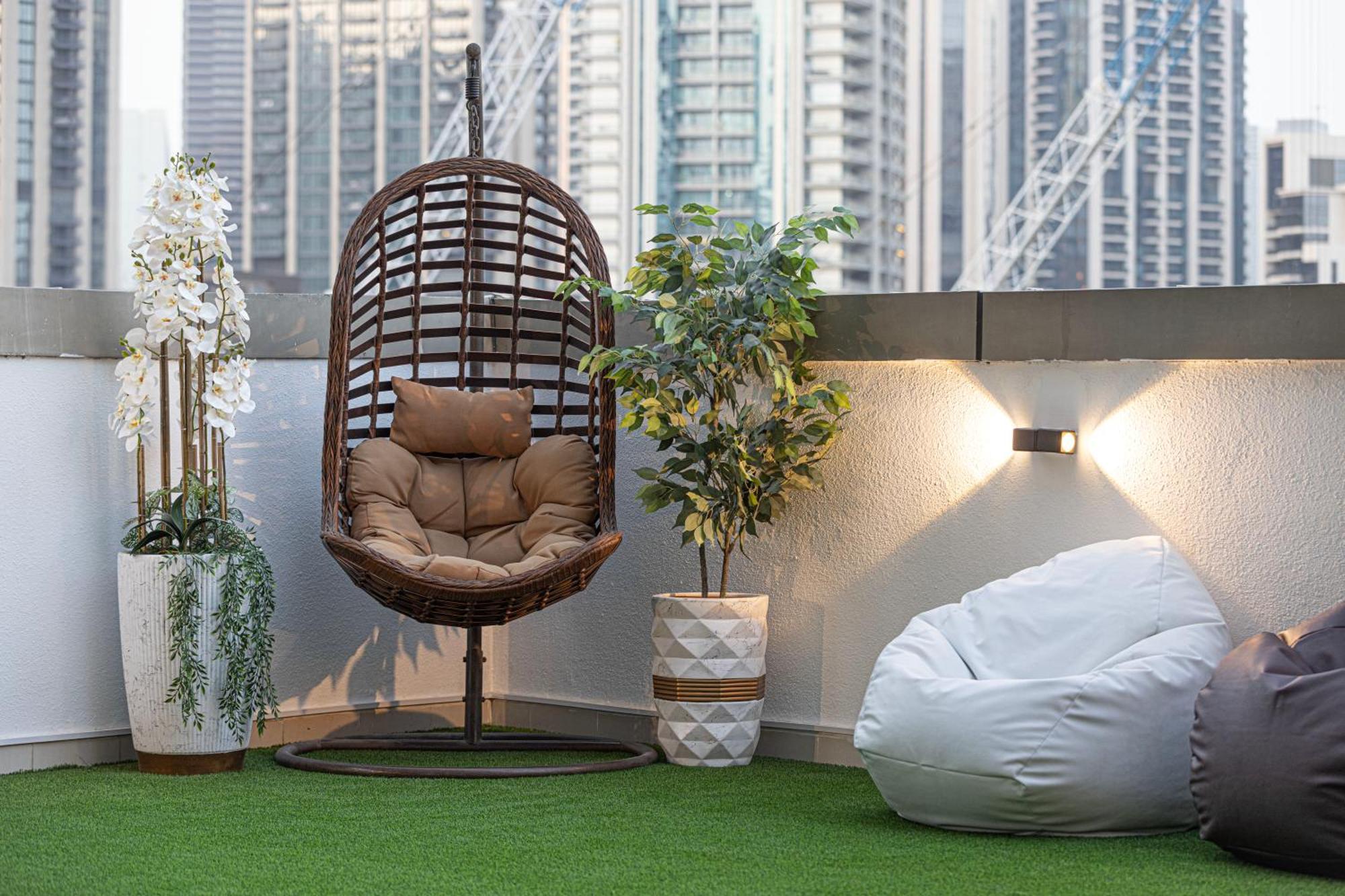 Next'House - Downtown Views Host Ostello Dubai Esterno foto
